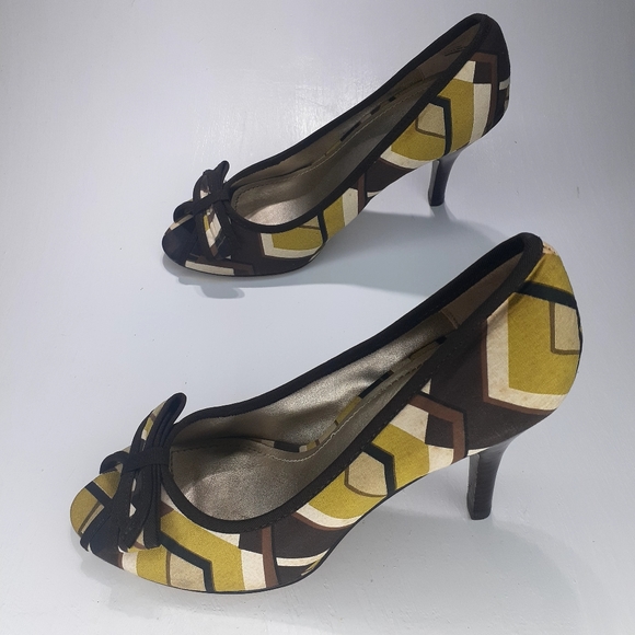 Apt.9  Geometrical Design Heels with Bow Open Toe Size 7 - Picture 2 of 8